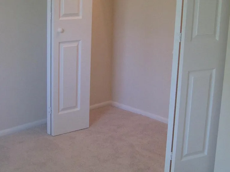 829 S Dwyer Ave #E — Photo 9