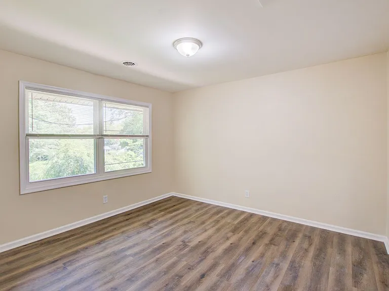2912 Wesley St — Photo 26