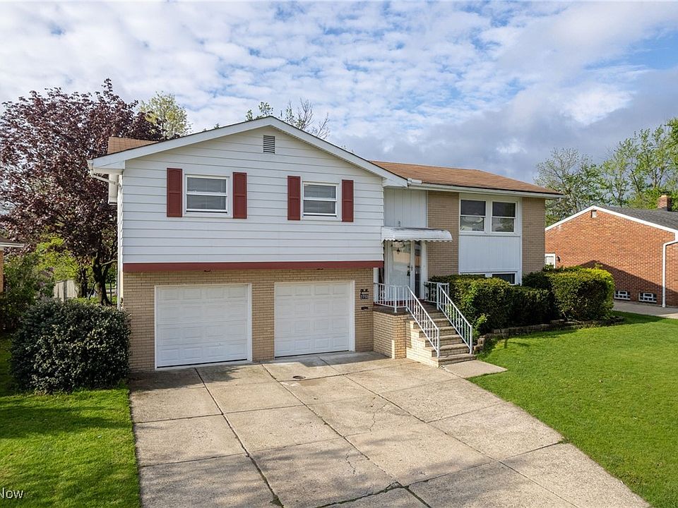 2755 Hetzel Dr, Parma, OH 44134 | Zillow