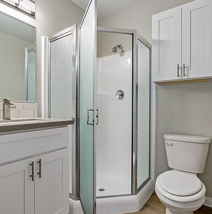 5th image of 609 N Jackson St APT 10