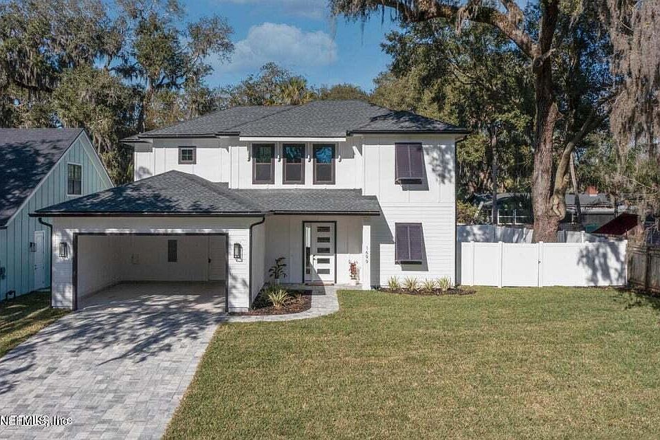 1st image of 1013 8TH Avenue N