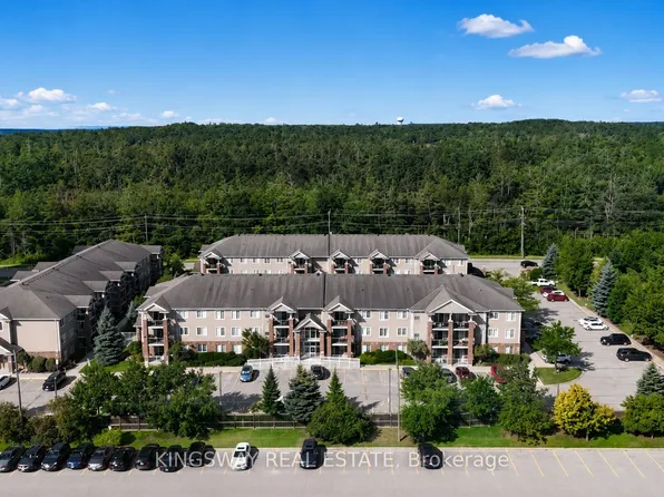 41 Coulter St #19, Barrie, ON L4N 6L9