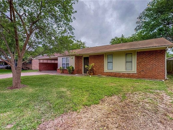 3rd image of 1108 Forest Glen Ct