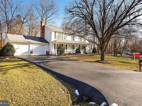 3rd image of 3427 Valewood Dr