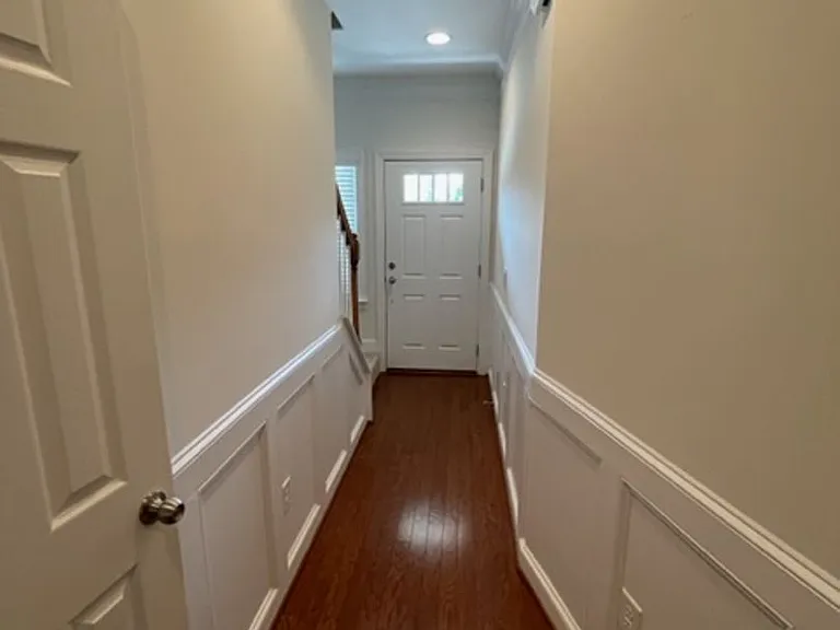 2823 Grove Park Dr — Photo 2