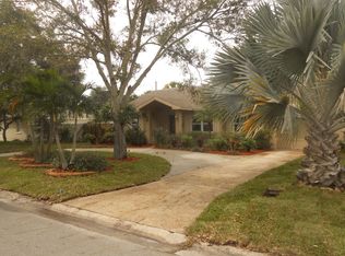 1362 Robinson Dr N, Saint Petersburg, FL 33710
