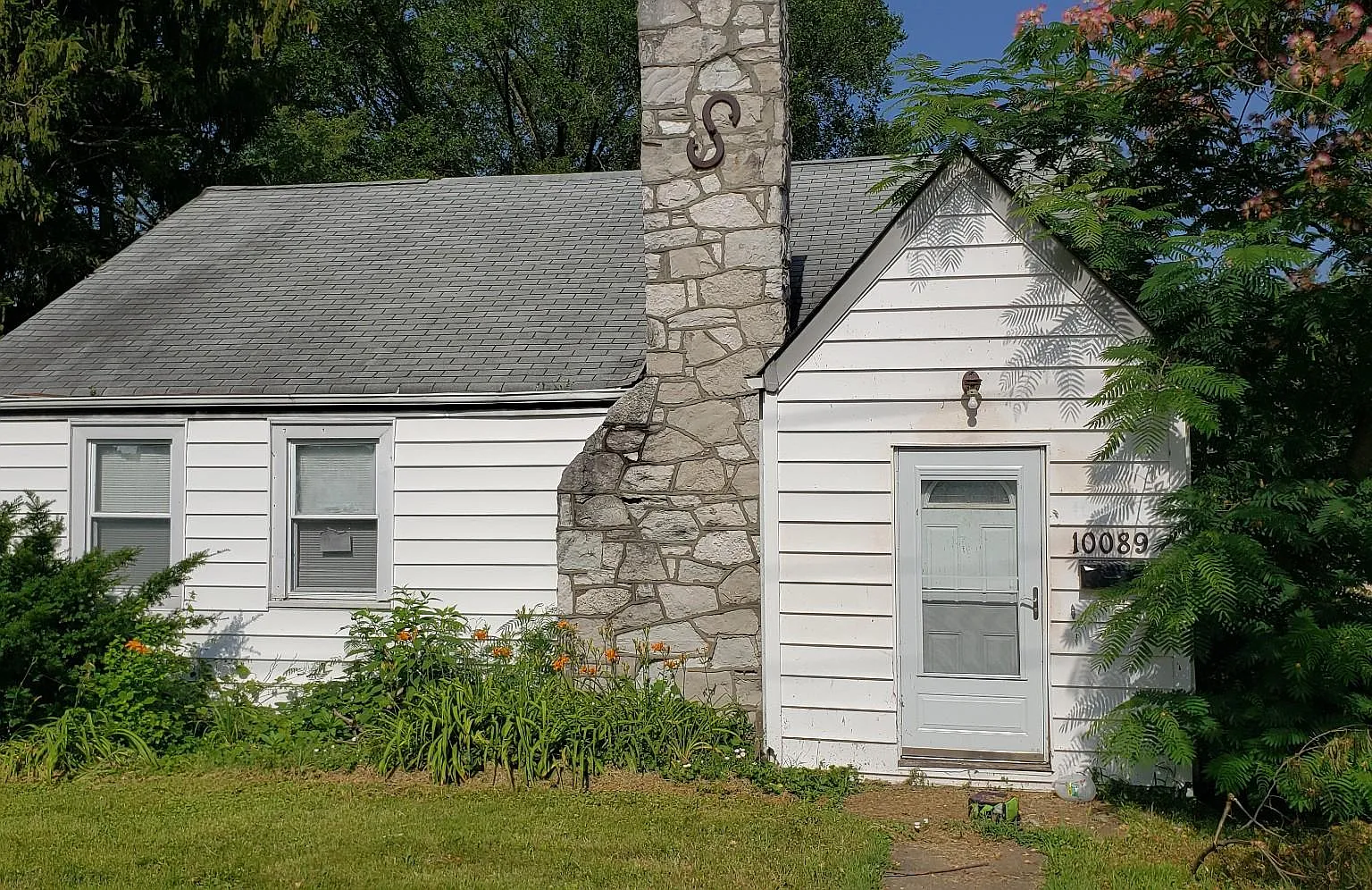 10089 Diamond Dr — Photo 1