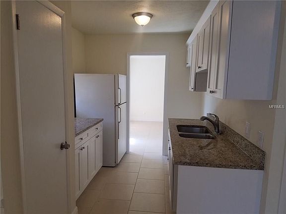 3rd image of 2705 W Kirby St