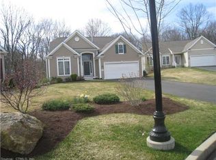 624 Troon Ct, Oxford, CT 06478