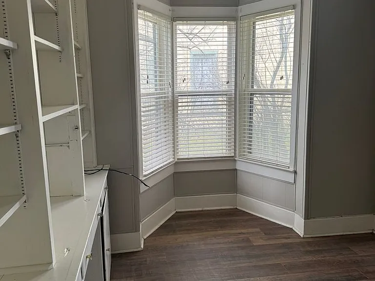 420 S 6th St — Photo 14