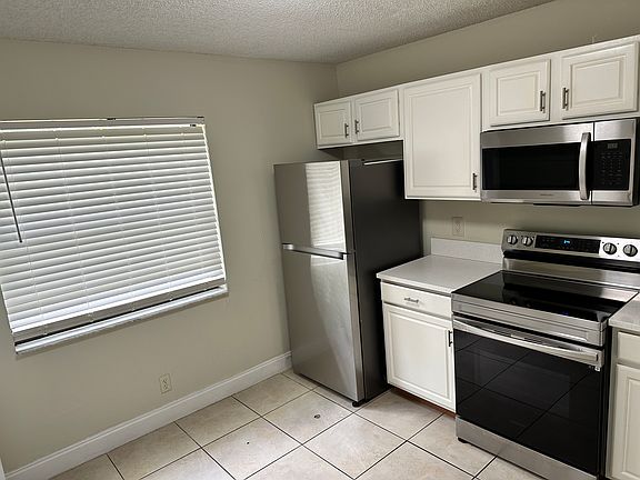 4th image of 11611 NW 24th Ct #11611