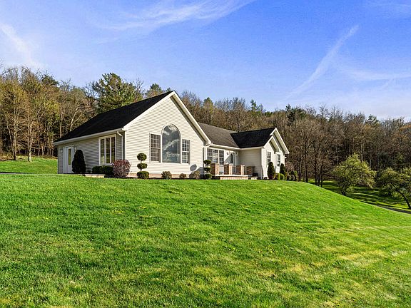4th image of 897 Walltown Rd