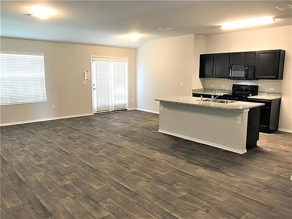 4th image of 5820 Ronee Leah Dr
