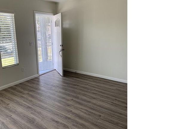 2nd image of 1139 W 87th St