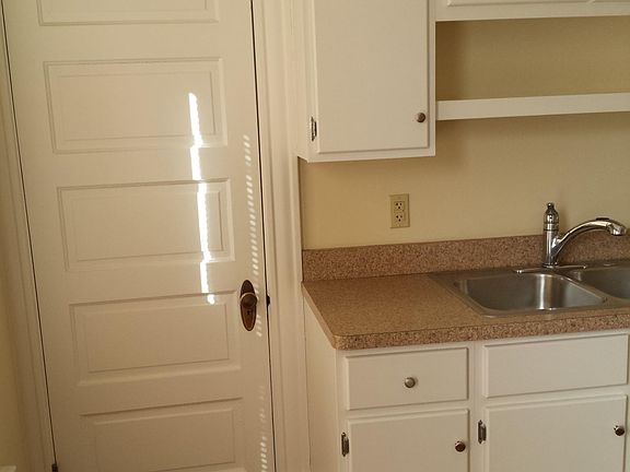 Kitchen/door to pantry