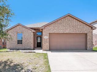 5126 Meadow Ln, Krum, TX 76249