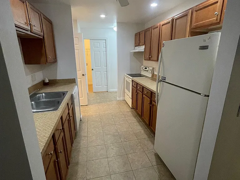 3023 35th St SW — Photo 3