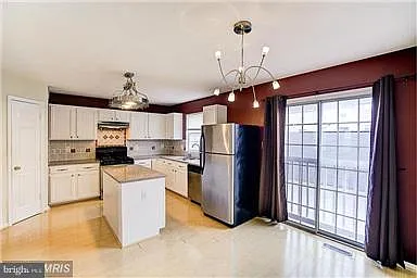 22932 Regent Ter — Photo 4