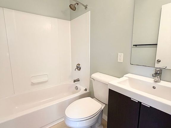 5th image of 512 E 12th St #302