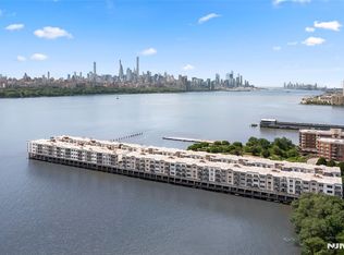 250 The Promenade, Edgewater, NJ 07020