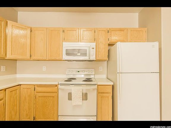 5th image of 332 N Seven Peaks Blvd Unit 332