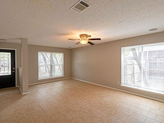4th image of 1208 Cedar Oaks Dr