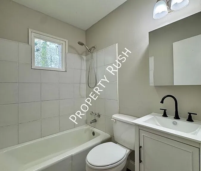 6303 Walden Ave #B — Photo 12