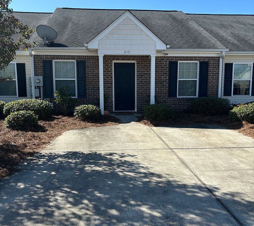 1st image of 219 Sunview Dr
