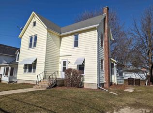 814 W Cottonwood St, Freeport, IL 61032