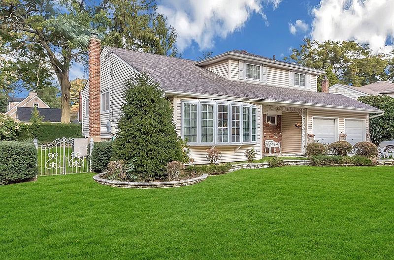 1st image of 288 Marie Ct