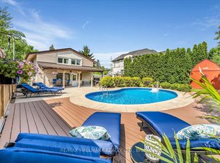 433 Seabourne Dr, Oakville, ON L6L 4E9