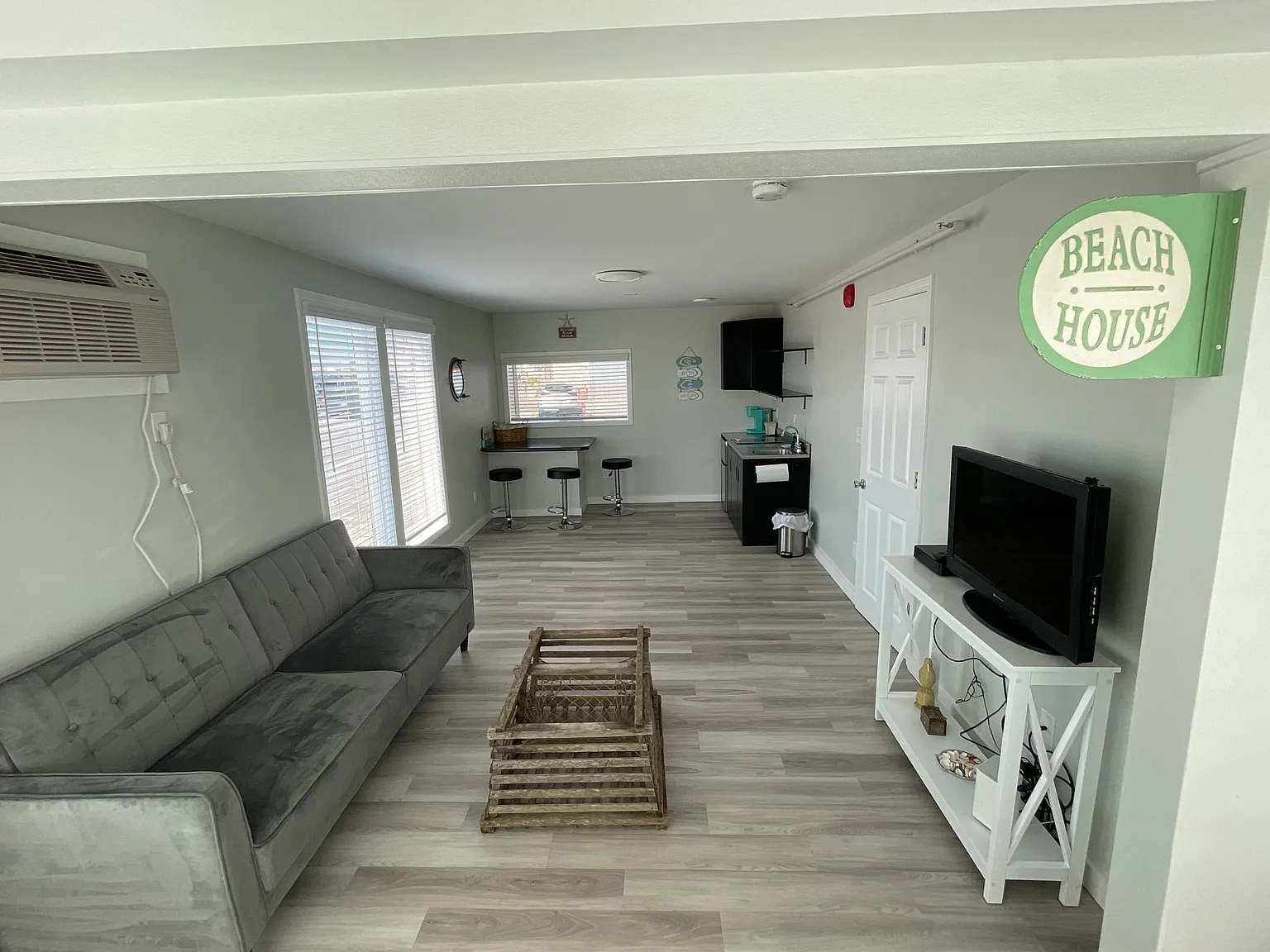 449 Ocean Blvd — Photo 1