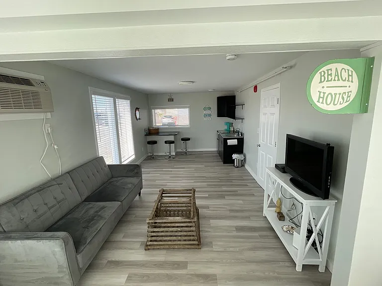 449 Ocean Blvd #101 — Photo 1