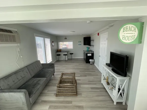 449 Ocean Blvd #101, Hampton, NH 03842