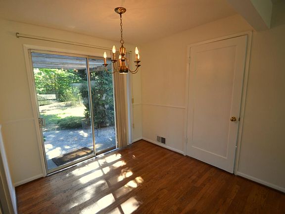 4th image of 13730 30th Ave NE