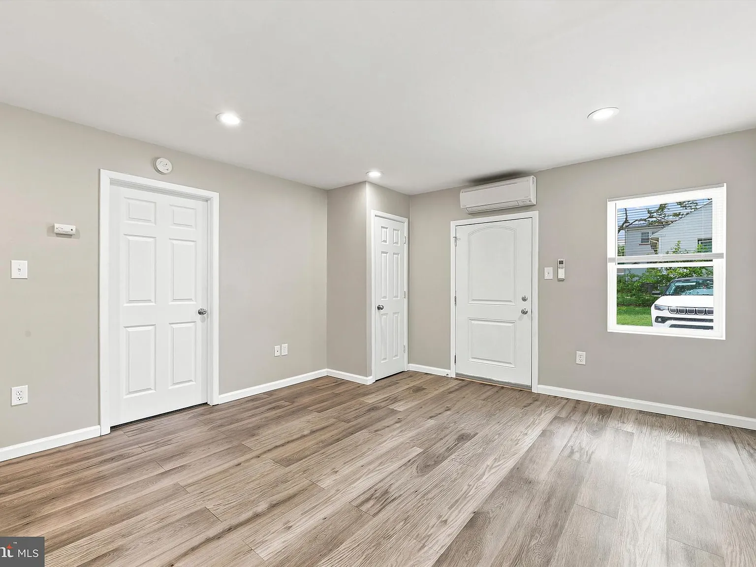 1 bed, 2906 sqft, $975 — Photo 4