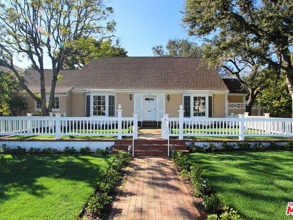 1st image of 517 N Bedford Dr