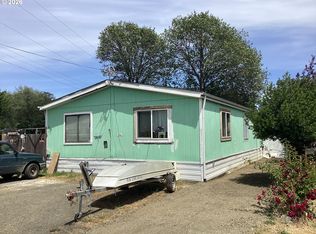 110 Charlene Ln, Tenmile, OR 97481