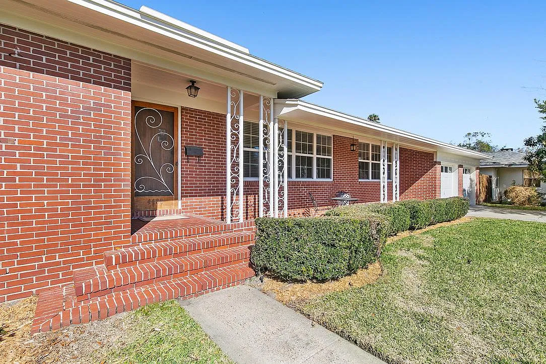 4428 Worth Dr W — Photo 4