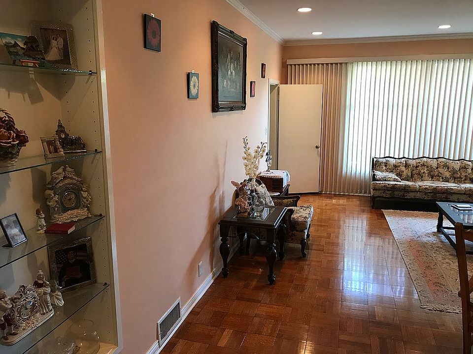 2nd image of 345 Oak St