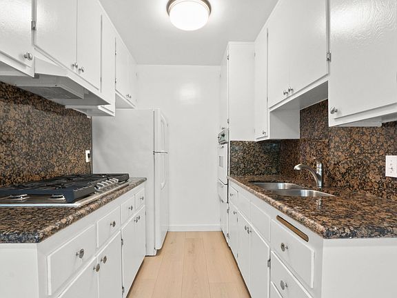 5th image of 1550 S Saltair Ave APT 2
