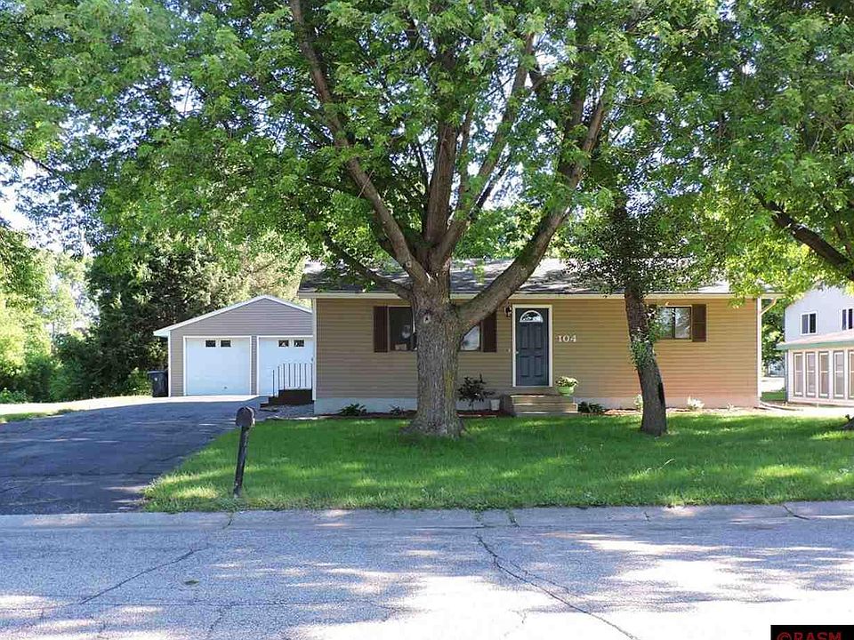 1st image of 104 W Welcome Ave
