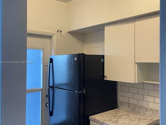 4th image of 980 NE 169th St #980