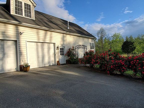 3rd image of 16177 Pug Swamp Ln