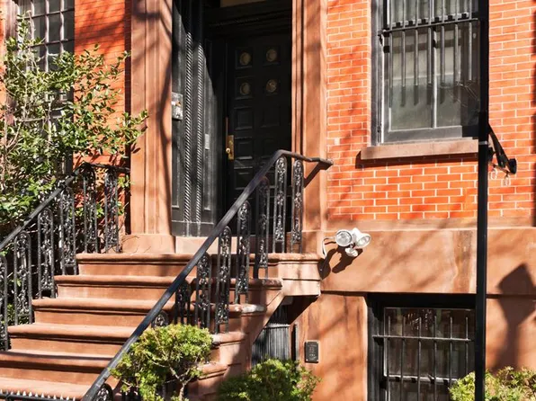 245 West 13th Street image 1 of 5