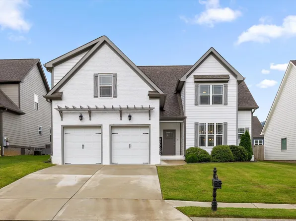 8889 Silver Maple Dr, Ooltewah, TN 37363