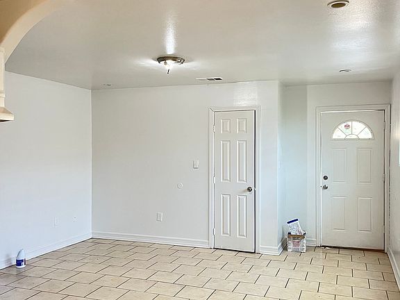 3rd image of 4537 Reynes St