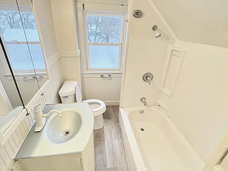 452 E Park St — Photo 12