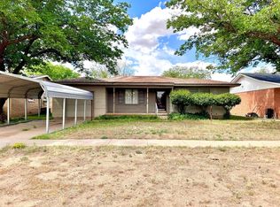 405 Pine St, Levelland, TX 79336