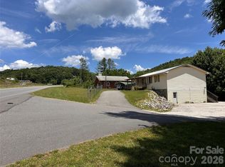 422 Us Highway 19e Hwy, Spruce Pine, NC 28777